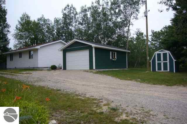 9740 Riley Road Interlochen, MI 49643 - Photo 4 of 6 1666003-3.JPG