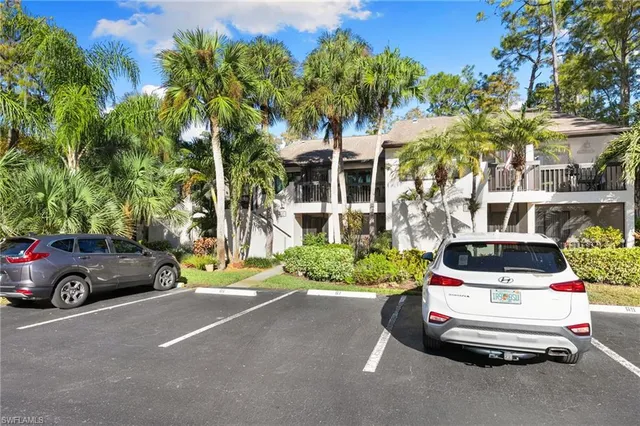$319,000 | 1828 Kings Lake Boulevard, Unit 103, Naples, FL 34112
