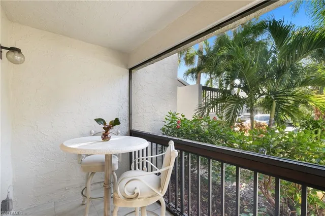 $319,000 | 1828 Kings Lake Boulevard, Unit 103, Naples, FL 34112