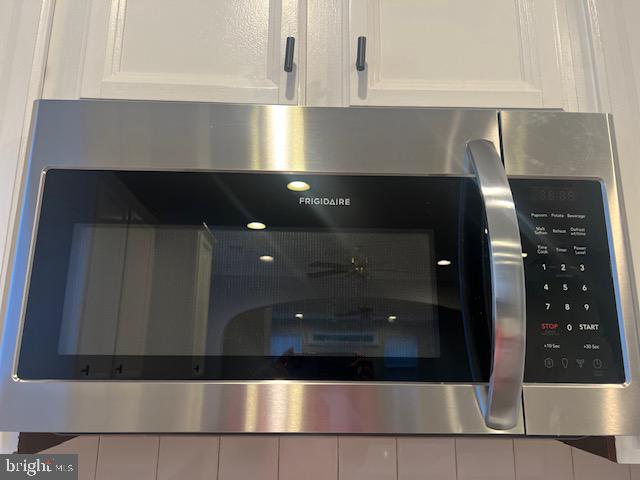 3135 Floating Leaf Lane Waldorf, MD 20603 - Photo 14 of 100 Stainless Steel Microwave