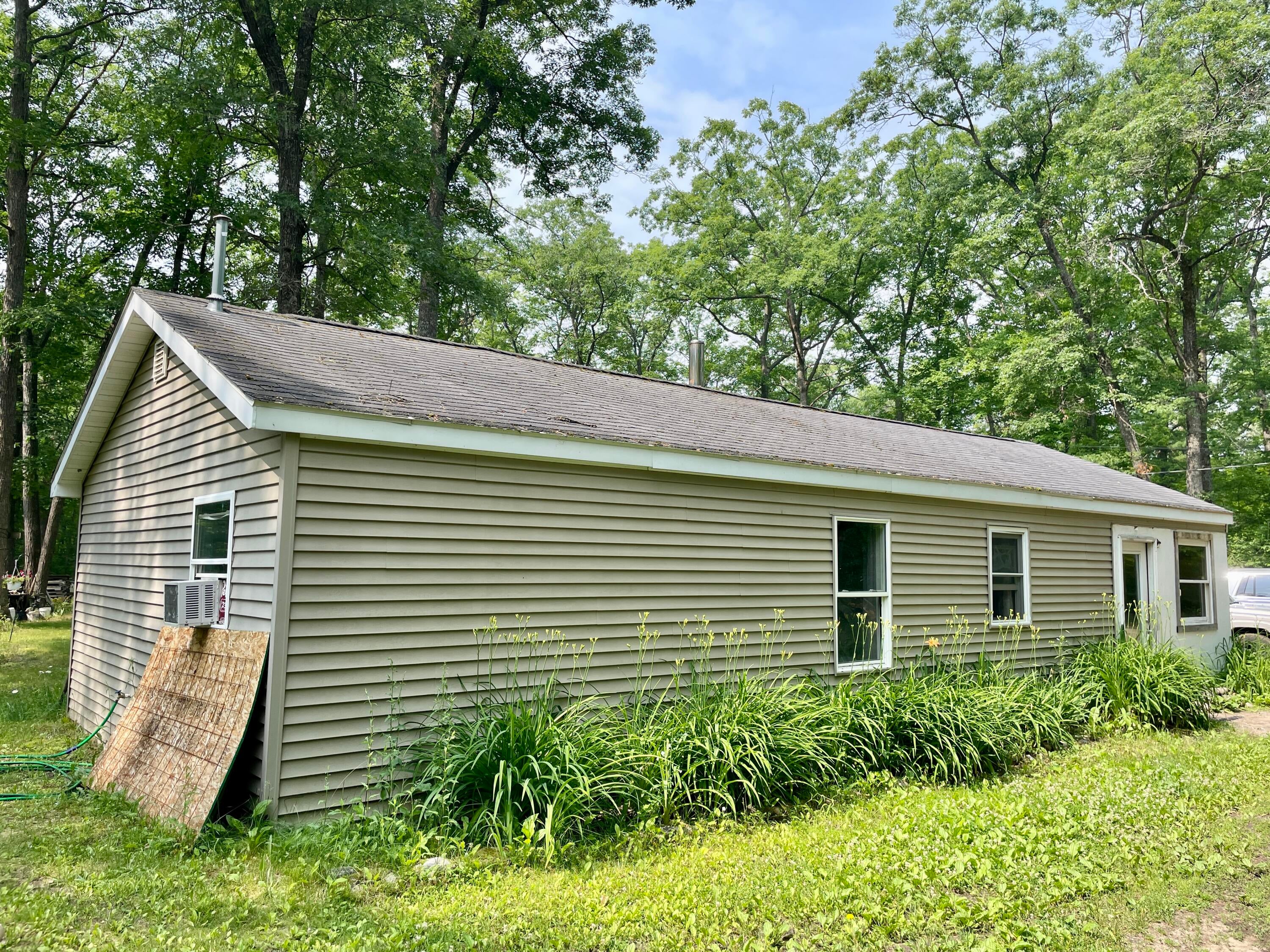 5961 Grandview Road Lewiston, MI 49756 - Photo 2 of 24 Gallery Image 2