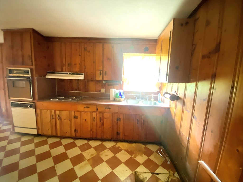 504 West Spring Avenue Geneva, AL 36340 - Photo 3 of 17
