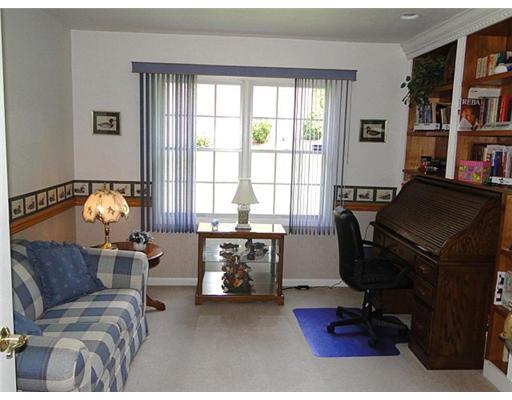 100 Ohare Road Canonsburg, PA 15317 - Photo 7 of 18 Den/Family/Great Room.