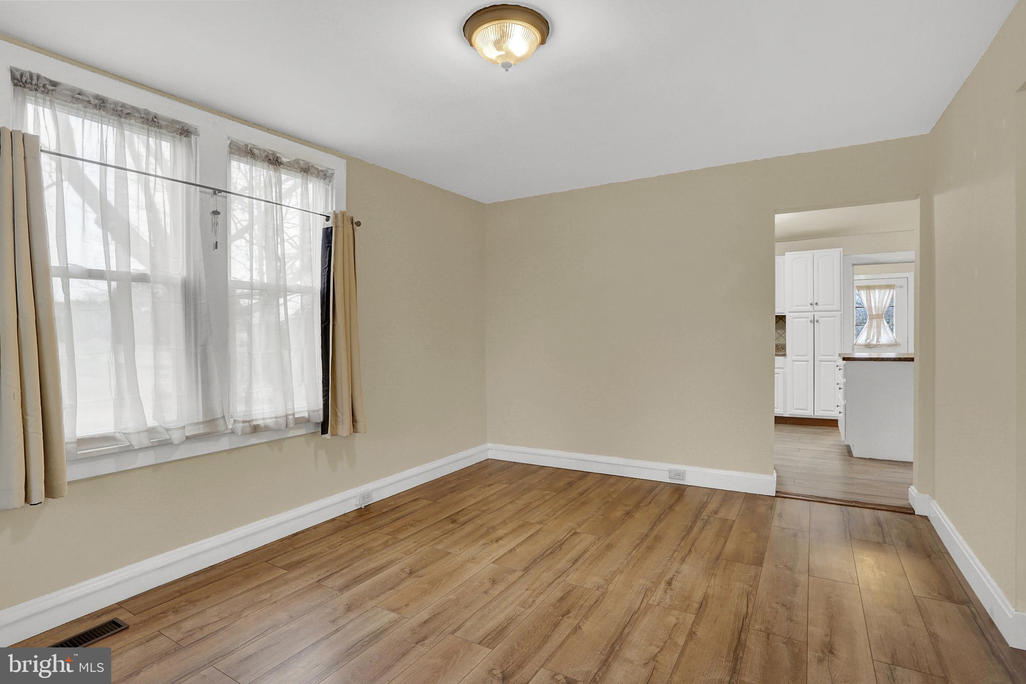 3090 Spring Road Carlisle, PA 17013 - Photo 3 of 36 Dining room