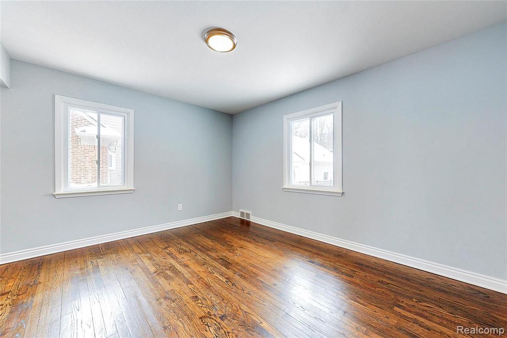 18244 Beverly Road Beverly Hills, MI 48025 - Photo 21 of 30