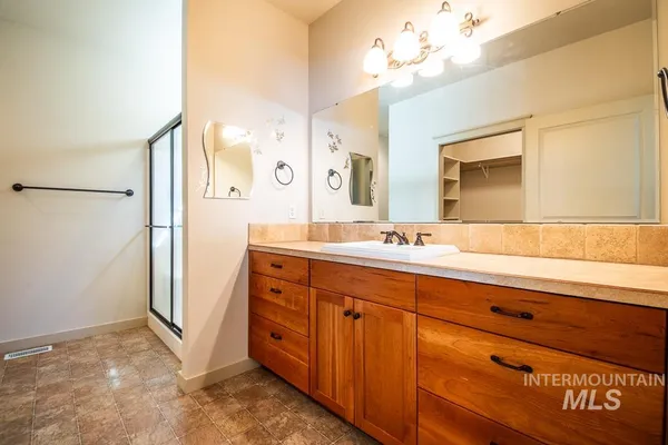 $458,900 | 727 West Sedgewick Street, Meridian, ID 83646