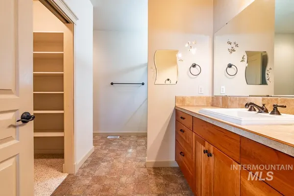 $458,900 | 727 West Sedgewick Street, Meridian, ID 83646