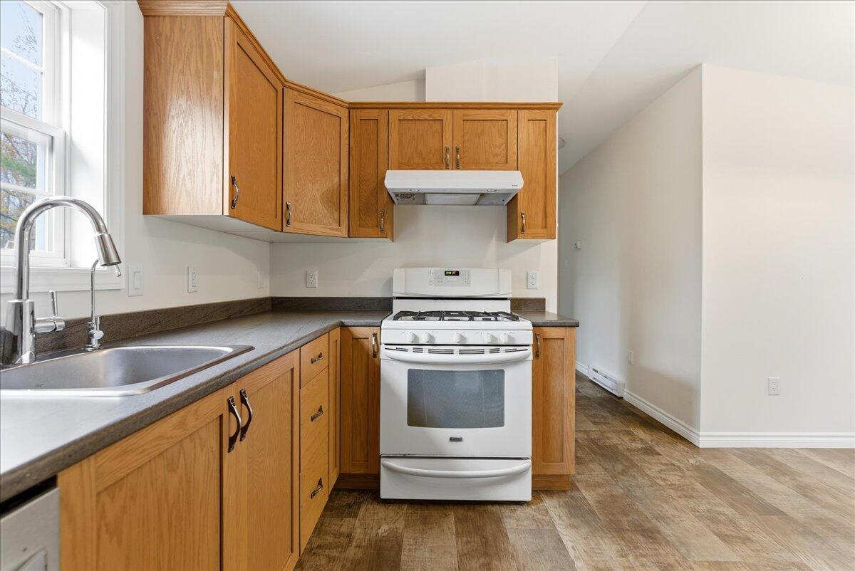 31 Samsons' Way Bowdoin, ME 04287 - Photo 6 of 41 Kitchen