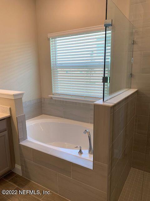 140 Monthaven Drive St. Augustine, FL 32092 - Photo 21 of 35 Master Bath Garden Tub