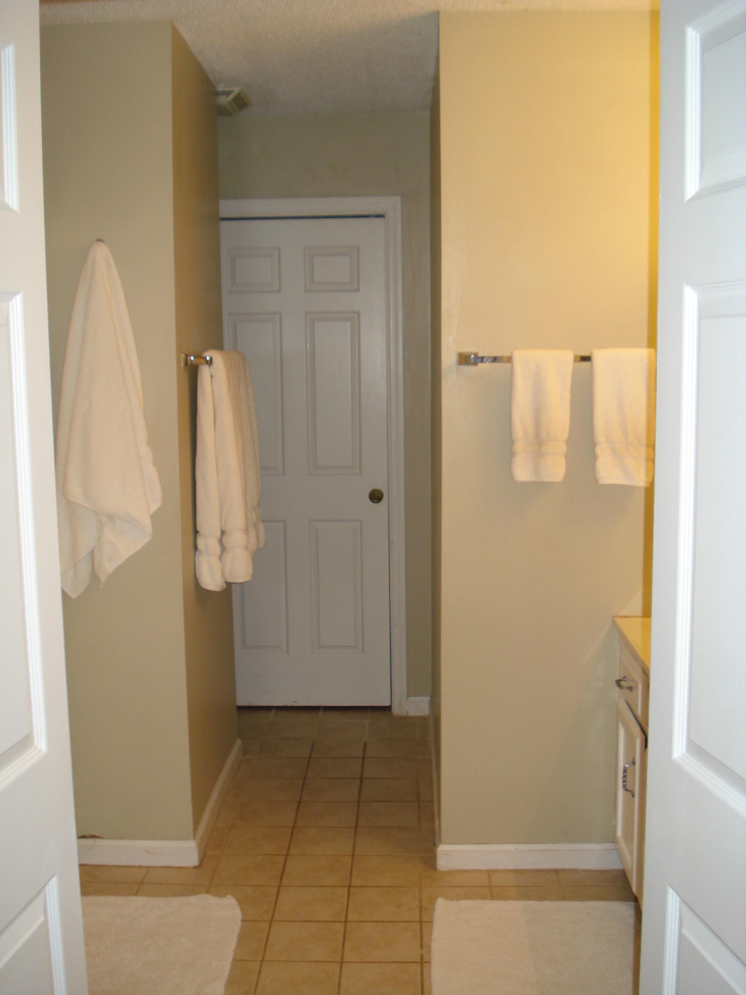1367 Wenlock Road Knoxville, TN 37922 - Photo 19 of 32 Master Bedroom Bath