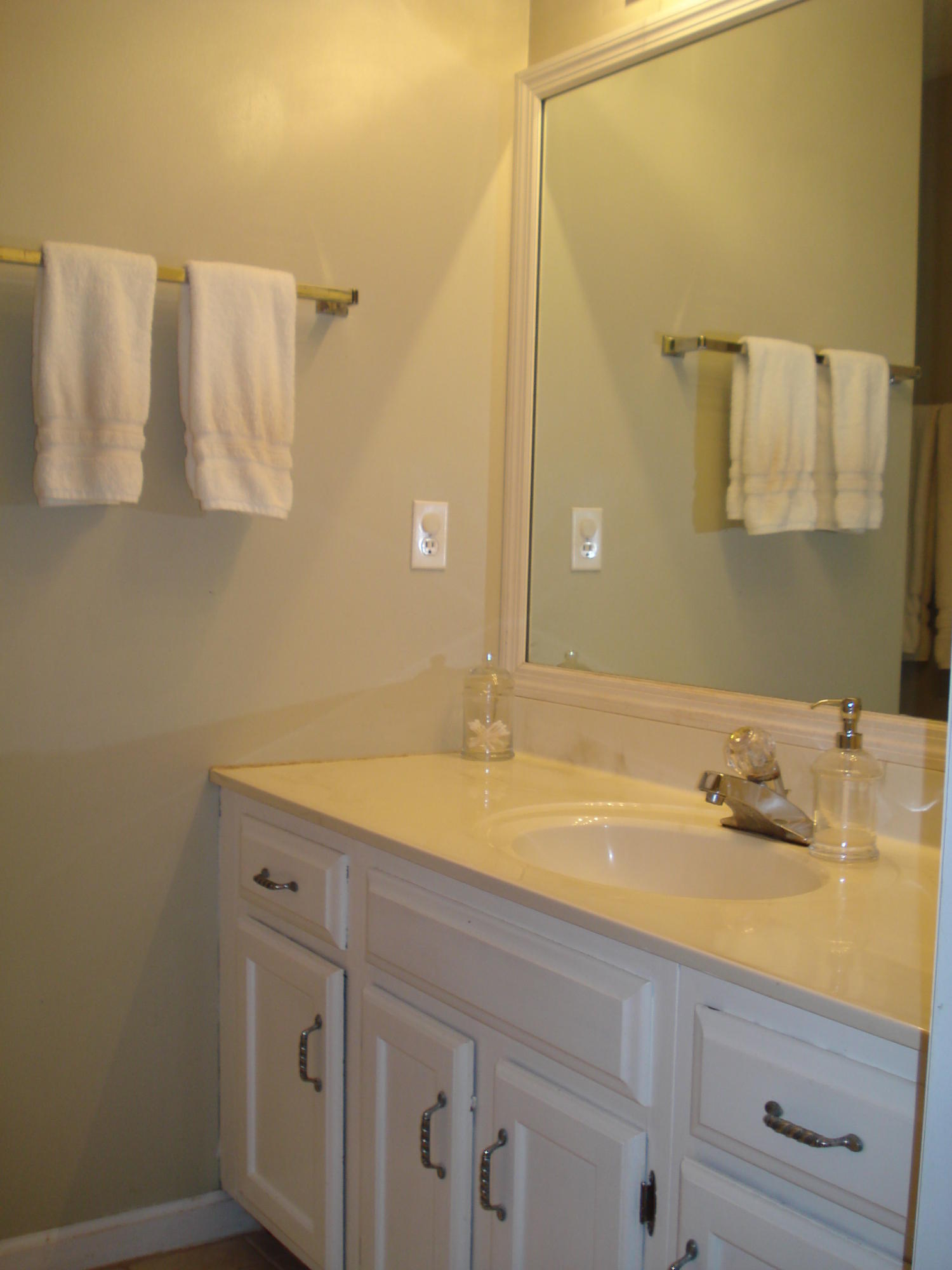 1367 Wenlock Road Knoxville, TN 37922 - Photo 20 of 32 Master Bedroom Bath Vanity