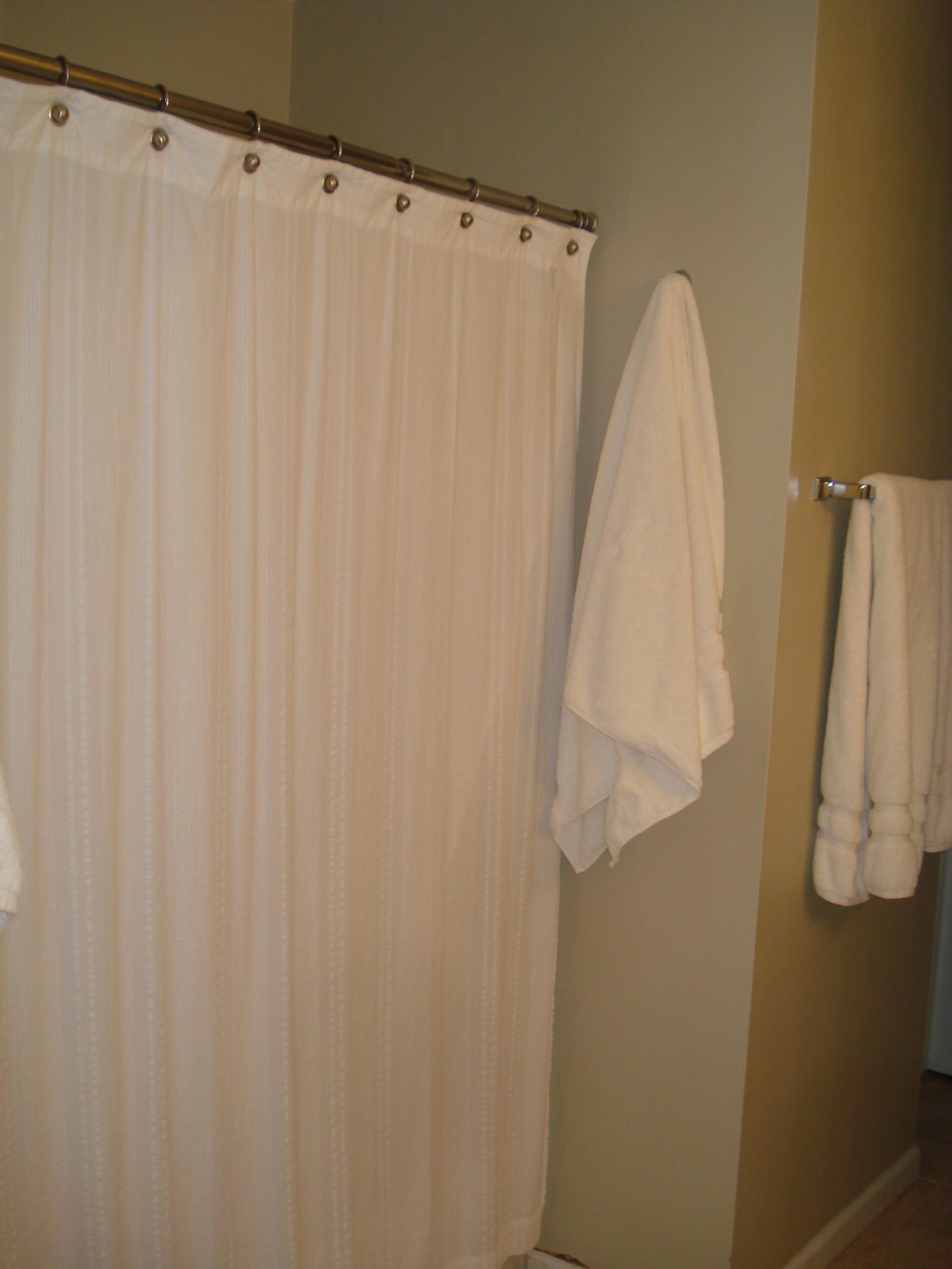 1367 Wenlock Road Knoxville, TN 37922 - Photo 21 of 32 Master Bedroom Bath Tub/Shower