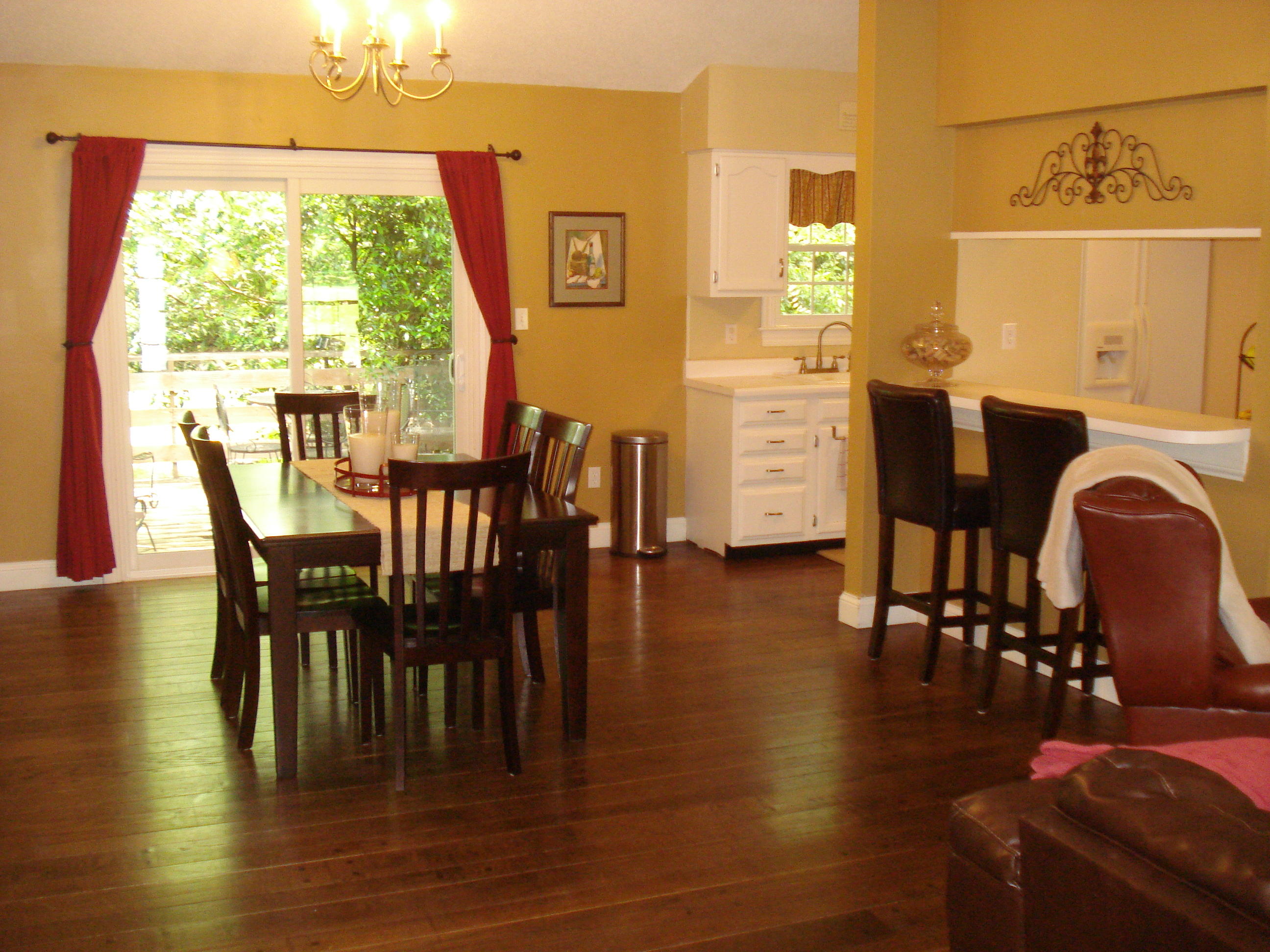 1367 Wenlock Road Knoxville, TN 37922 - Photo 9 of 32 Dining Area w/ Cathedral Ceiling