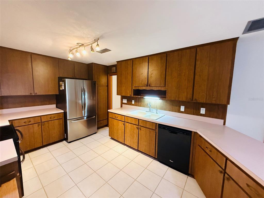 1009 Northwest 36 Road Gainesville, FL 32609 - Photo 6 of 30 Gallery Image 6