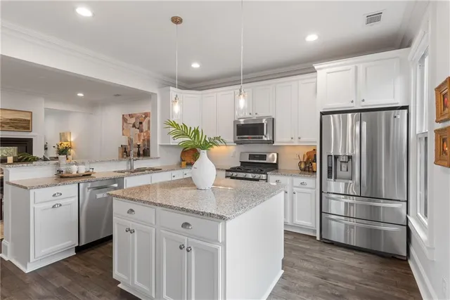 $800,000 | 410 Canton Walk, Roswell, GA 30075