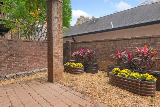 $800,000 | 410 Canton Walk, Roswell, GA 30075