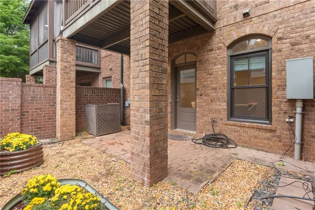 $800,000 | 410 Canton Walk, Roswell, GA 30075