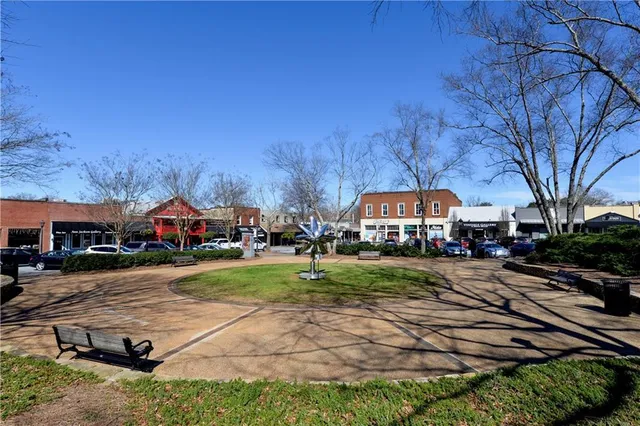 $800,000 | 410 Canton Walk, Roswell, GA 30075