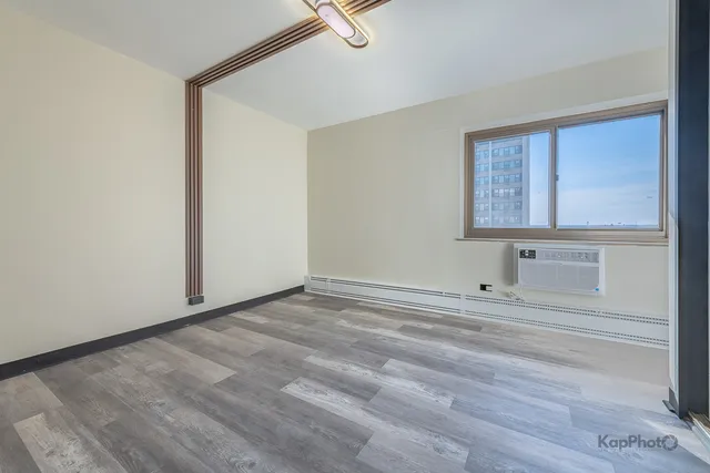 $1,800 | 7337 South South Shore Drive, Unit 902, Chicago, IL 60649