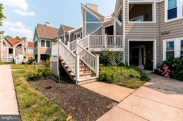 $370,000 | 7616 Coachlight Lane, Unit A, Ellicott City, MD 21043
