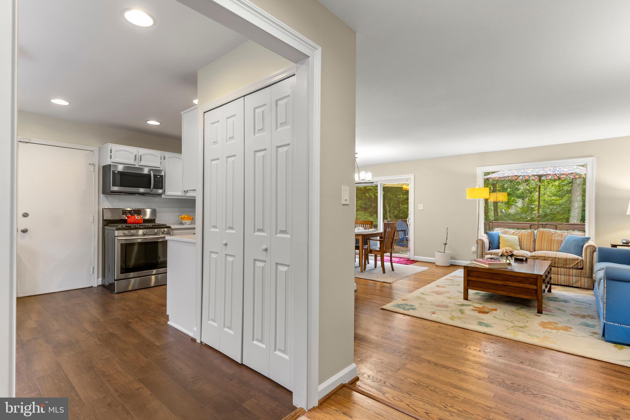 8400 Finlay Court Springfield, VA 22153 - Photo 3 of 32 Gallery Image 3
