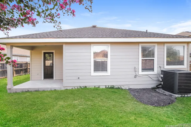 $1,915 | 3905 Wensledale Drive, Schertz, TX 78108