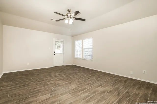 $1,915 | 3905 Wensledale Drive, Schertz, TX 78108