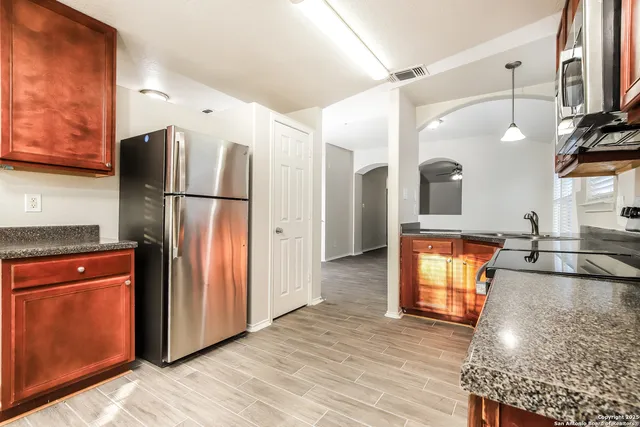 $1,915 | 3905 Wensledale Drive, Schertz, TX 78108