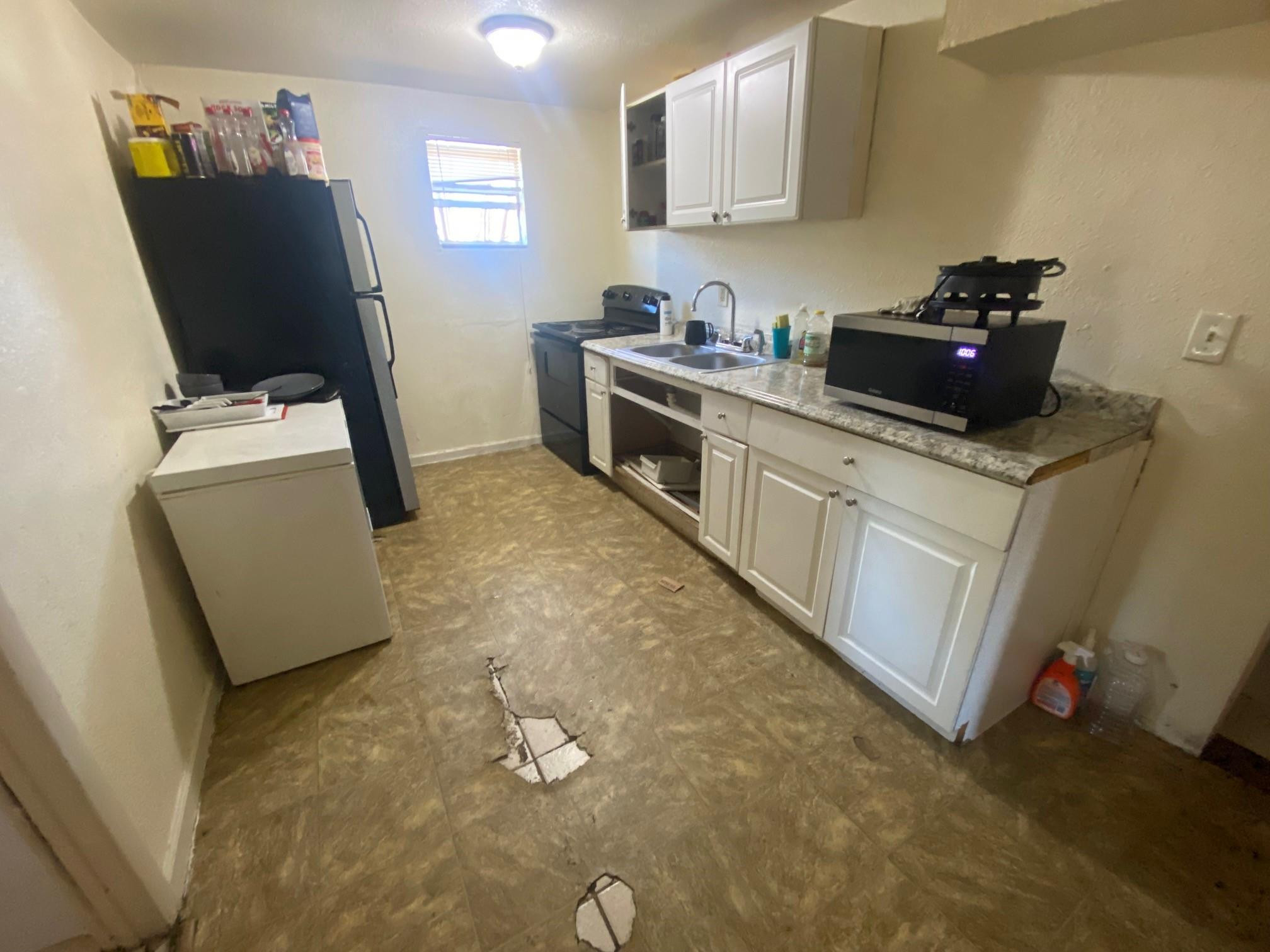 1108 West 33rd Street Riviera Beach, FL 33404 - Photo 3 of 7 Large Kitchen