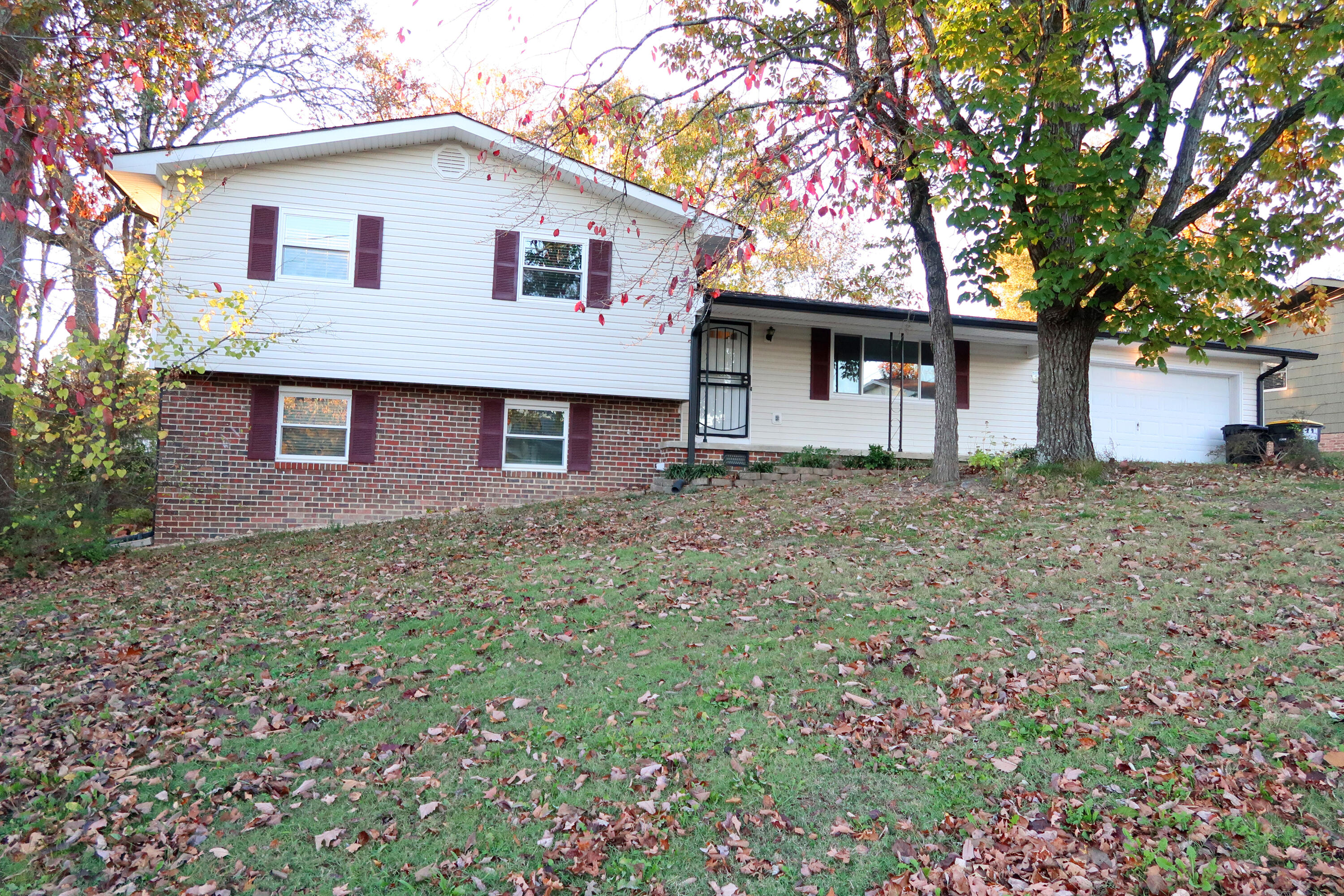 133 Rolling Ridge Drive Chattanooga, TN 37421 - Photo 3 of 50 2Front Low Angle_2