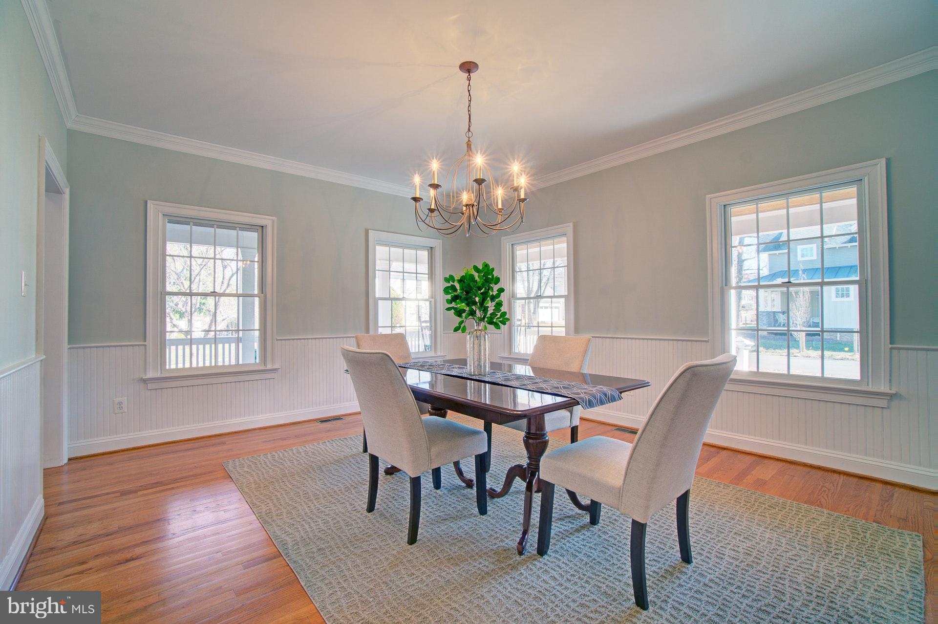 236 Manvell Road Southeast Vienna, VA 22180 - Photo 6 of 34 Large dining room w/ chair rail