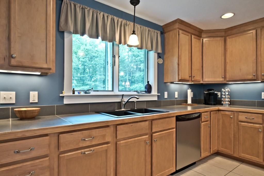 37 Old Alfred Road Arundel, ME 04046 - Photo 15 of 33 kitchen