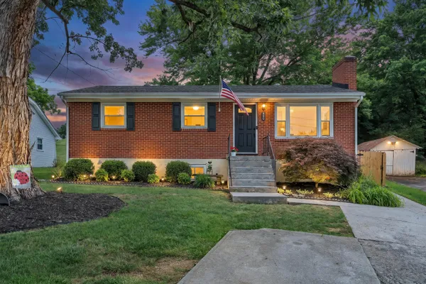 $265,000 | 950 Palmer Avenue, Salem, VA 24153
