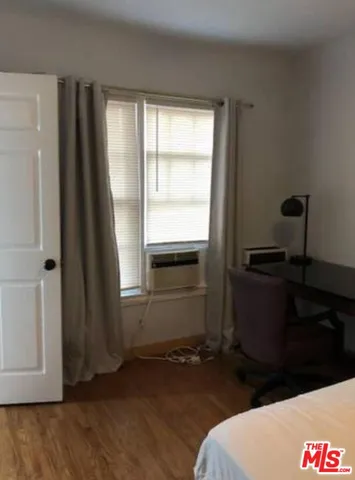 $1,000 | 1229 West 36th Place, Los Angeles, CA 90007