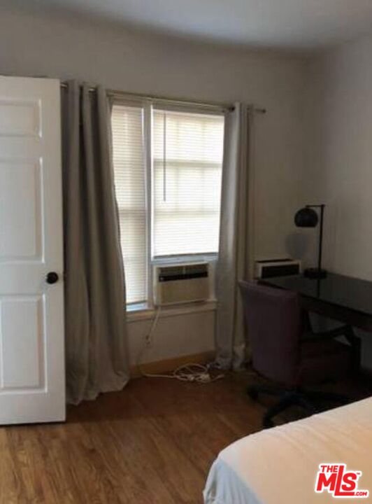 1229 West 36th Place Los Angeles, CA 90007 - Photo 2 of 8