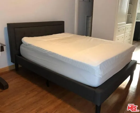 $1,000 | 1229 West 36th Place, Los Angeles, CA 90007