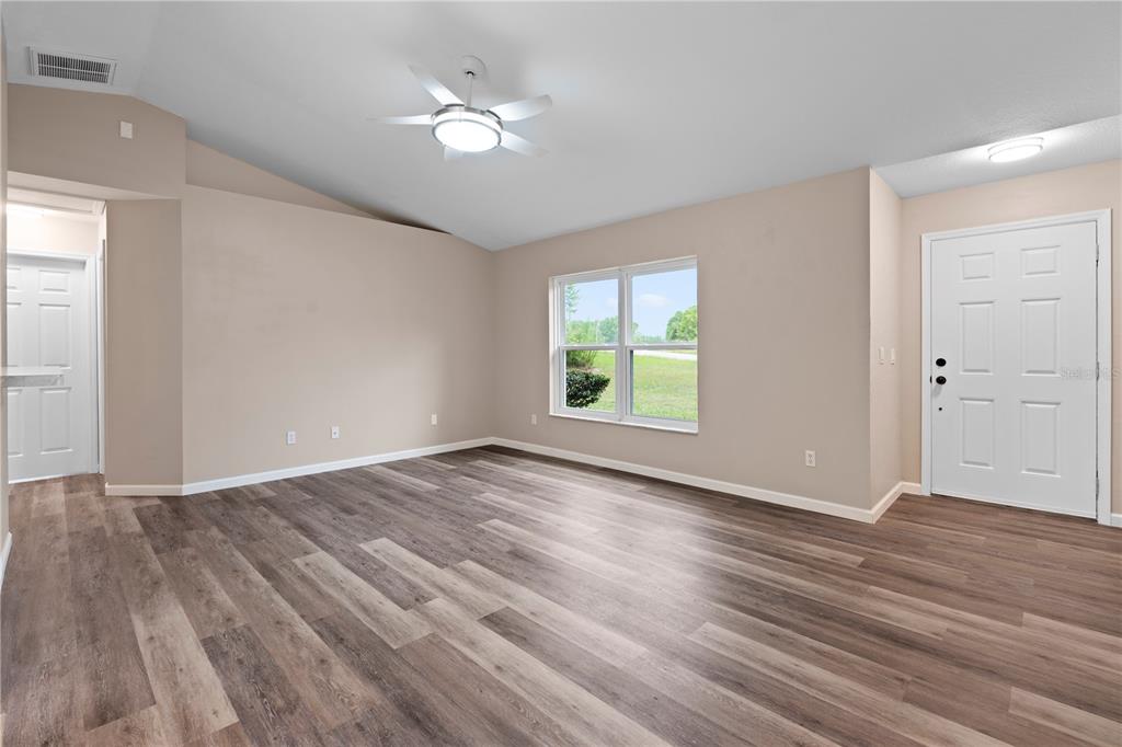 8392 Southwest 139th Lane Road Ocala, FL 34473 - Photo 4 of 17 Gallery Image 4