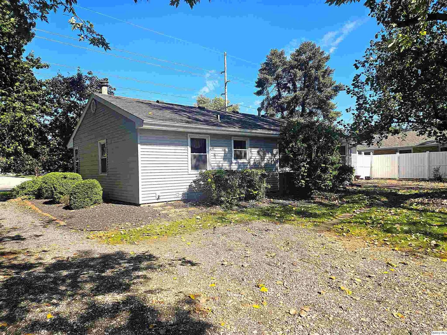 2116 Kochs Lane Quincy, IL 62305 - Photo 15 of 18