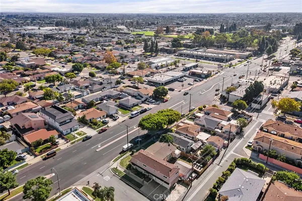 $3,200 | 11754 Walcroft Street, Lakewood, CA 90715