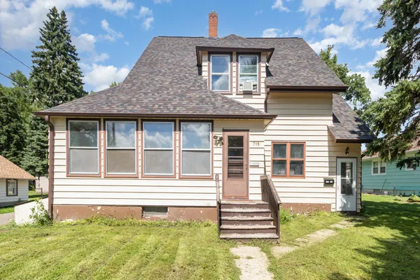 $175,000 | 719 14th Street East, Glencoe, MN 55336