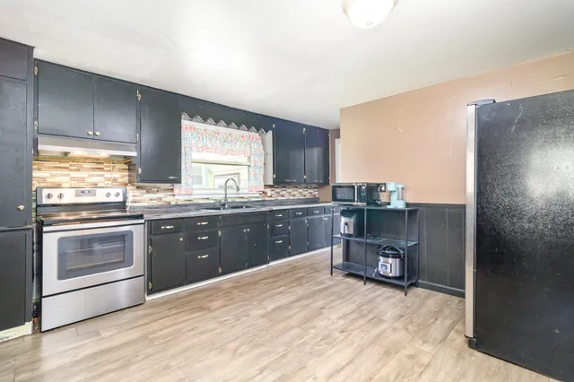 $200,000 | 719 14th Street East, Glencoe, MN 55336