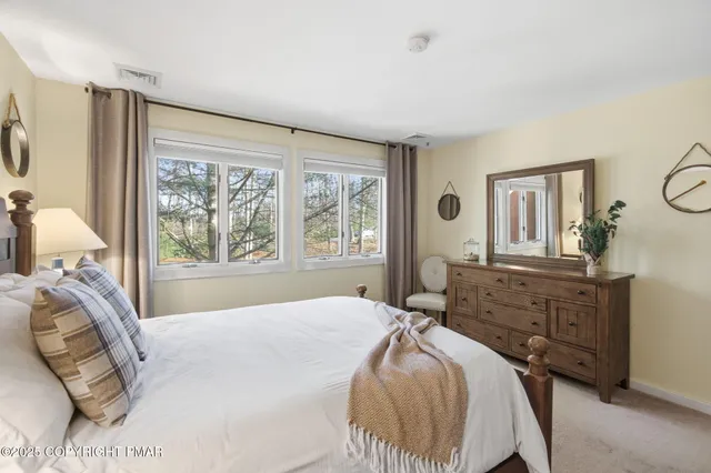 $375,000 | 54 Doe Run Lake, Lake Harmony, PA 18624