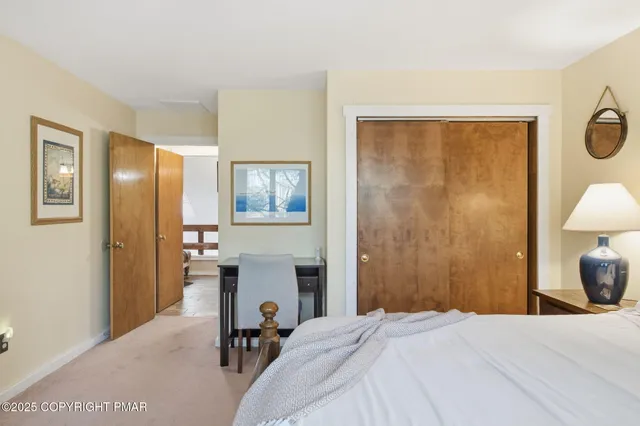 $375,000 | 54 Doe Run Lake, Lake Harmony, PA 18624