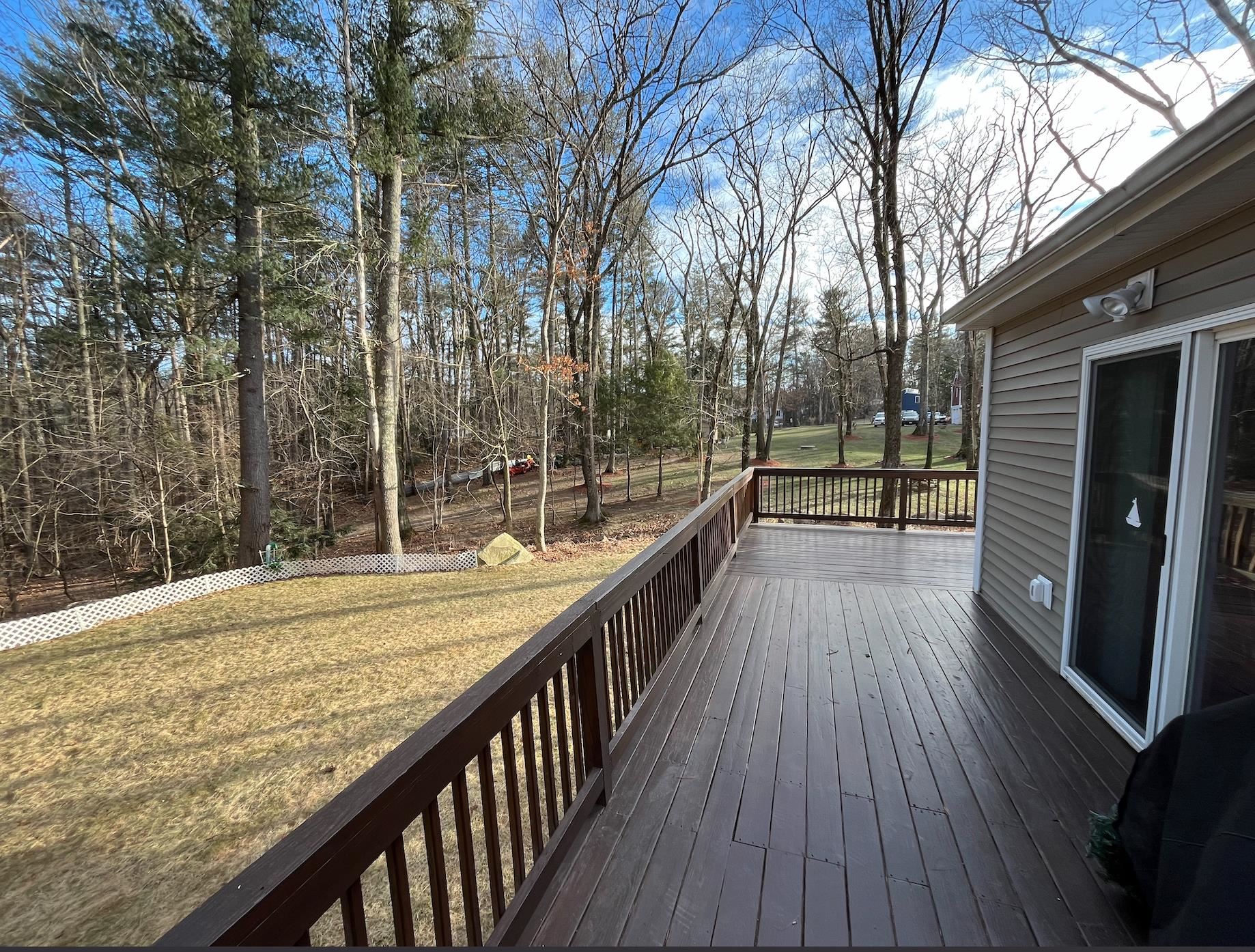 140 Mammoth Road Londonderry, NH 03053 - Photo 3 of 15