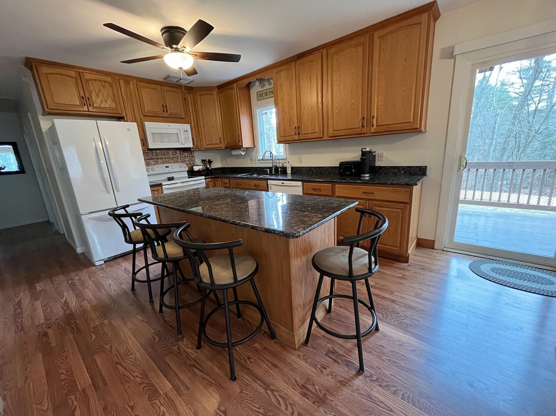 140 Mammoth Road Londonderry, NH 03053 - Photo 7 of 15
