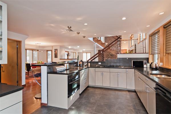 15 York Road Newton, MA 02468 - Photo 8 of 23