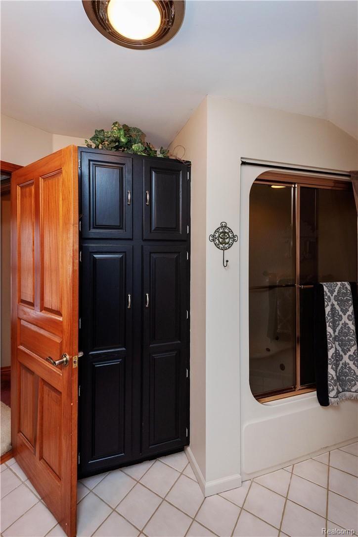 4550 Castle Road North Branch, MI 48461 - Photo 57 of 86 Master bathroom