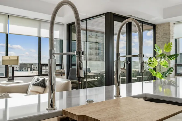 $1,099,990 | 202 West Berry Street, Unit 710, Fort Wayne, IN 46802