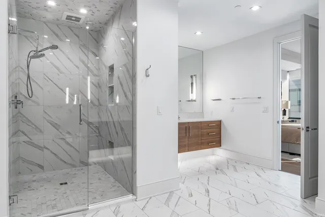 $1,099,990 | 202 West Berry Street, Unit 710, Fort Wayne, IN 46802