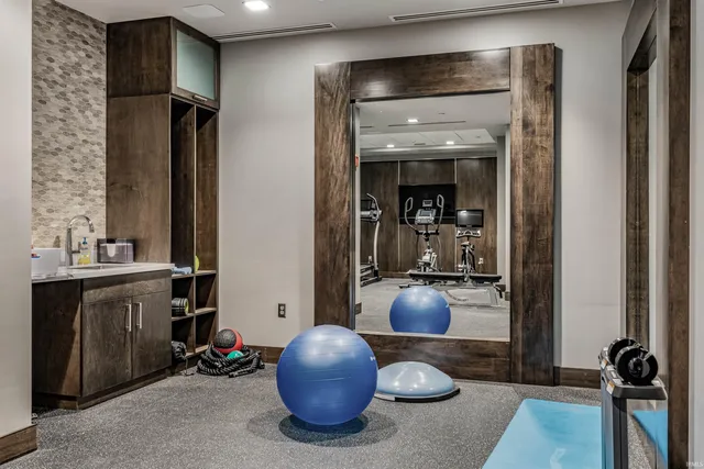 $1,099,990 | 202 West Berry Street, Unit 710, Fort Wayne, IN 46802